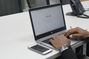 Picture of a small business user using Google